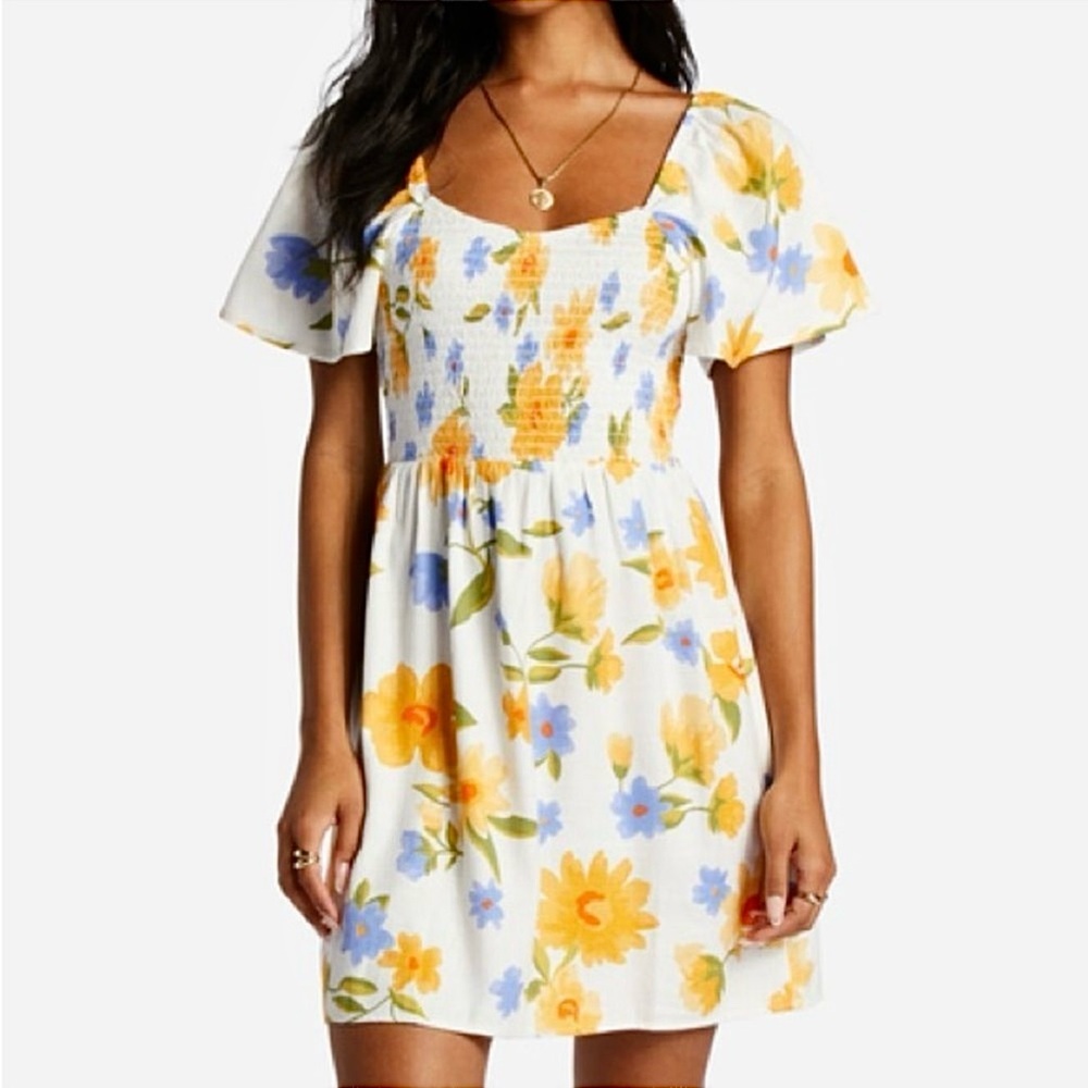 Billabong Smocked Floral Dress Large Preppy Feminine Vacation Large